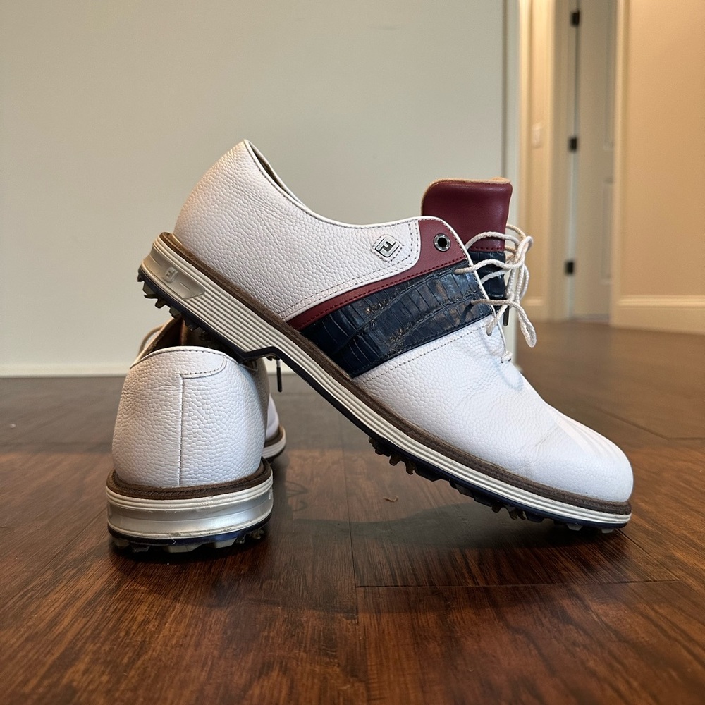 (SIZE 10) Men’s FootJoy Dryjoys Premiere Series Packard Golf Shoes